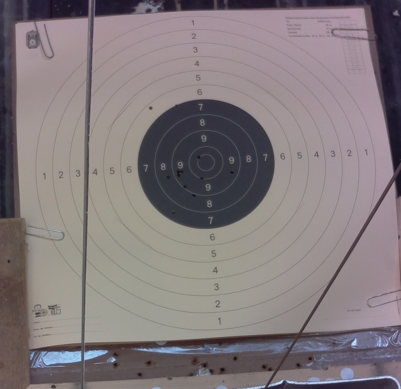 Gro&szlig;kaliberscheibe beschossen mit Kal.223